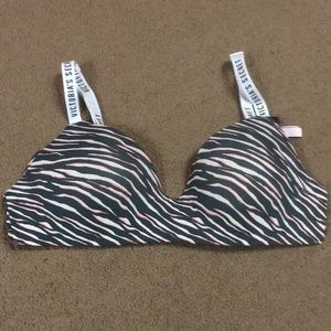 VS wireless 34D T-shirt lightly lined bra